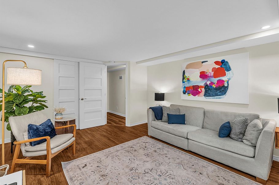 2433 Philip Avenue North Vancouver, BC - 23