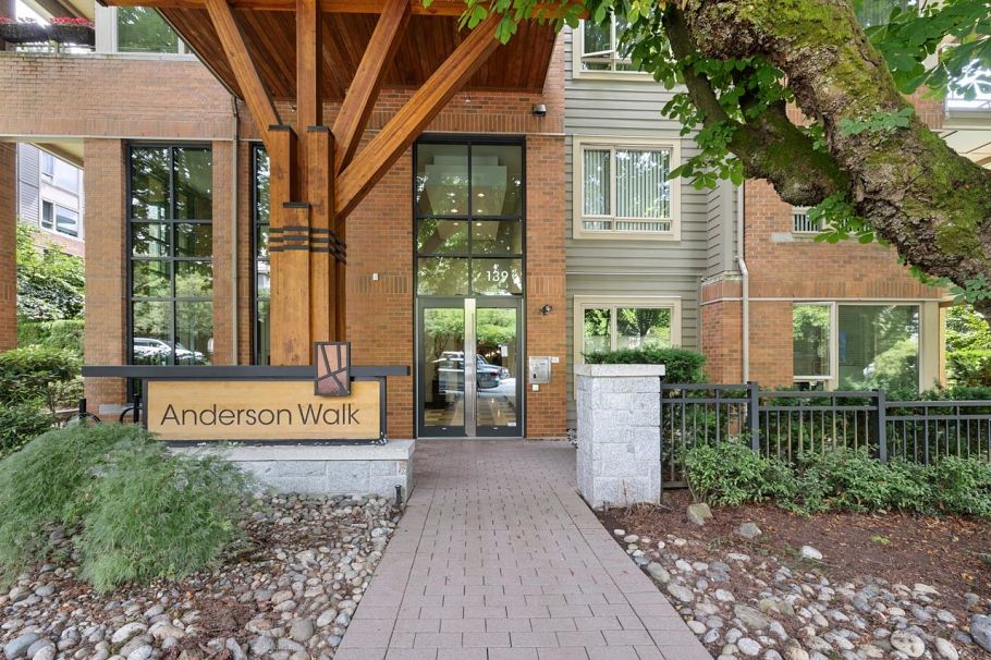 304 139 W 22nd Street North Vancouver, BC - 3