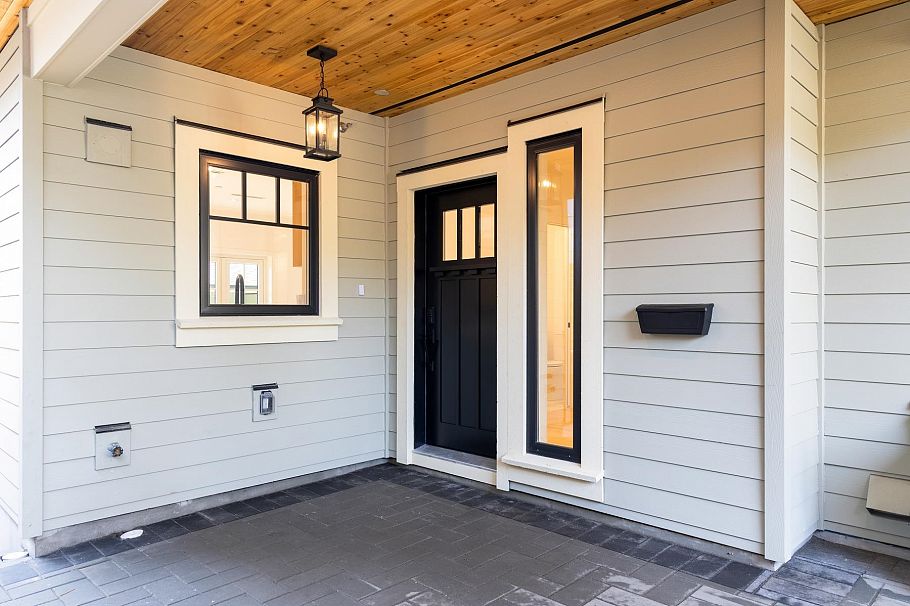 261 W 6th Street North Vancouver, BC - 22