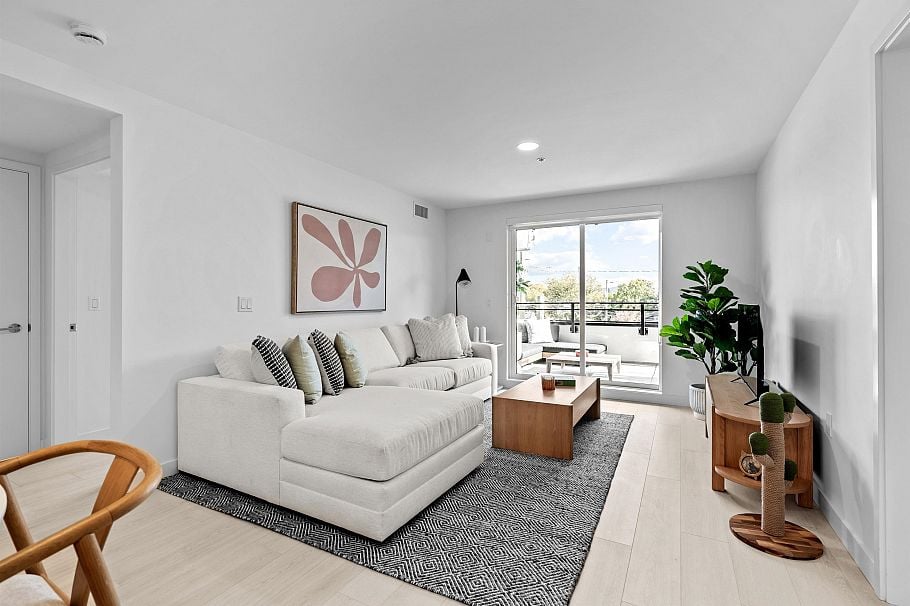 310 2419 Grant Street Vancouver, BC - 1