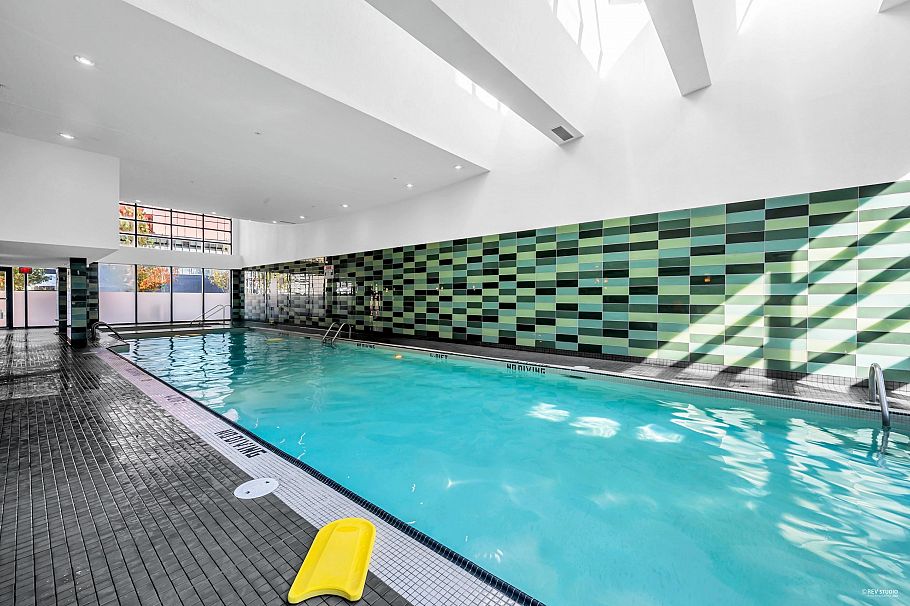 1906 918 Cooperage Way Vancouver, BC - 35