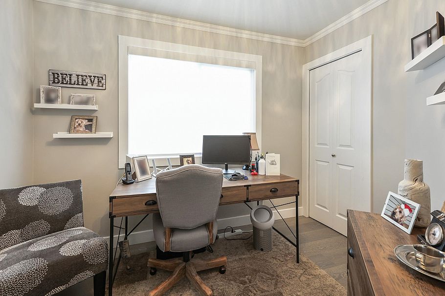 1076 Clements Avenue North Vancouver, BC - 24