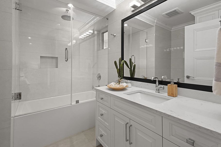 2377 W 7th Avenue Vancouver, BC - 22