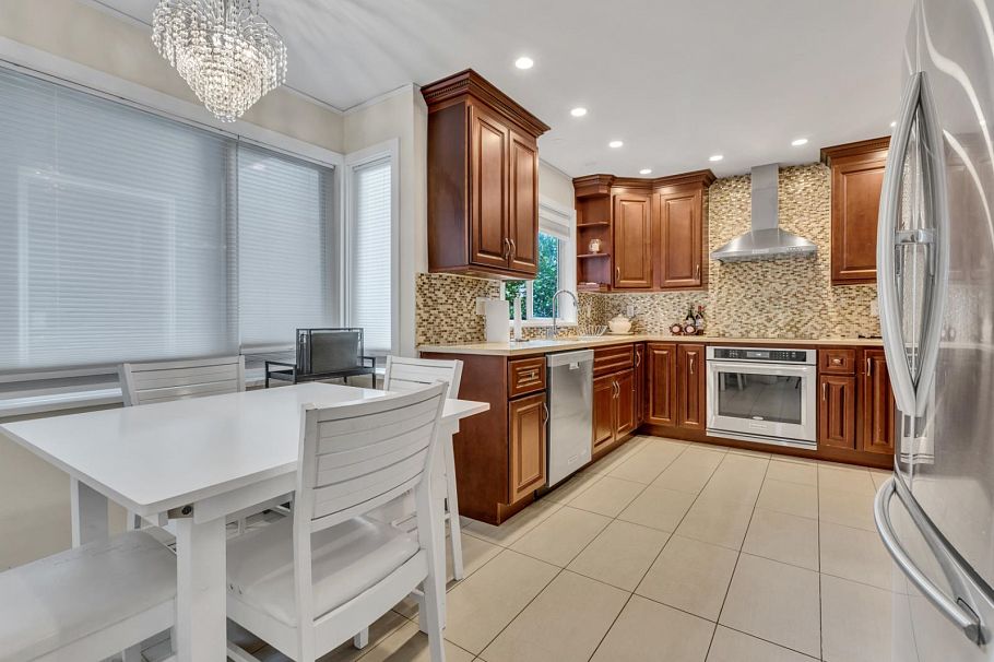 5853 Grousewoods Crescent North Vancouver, BC - 6