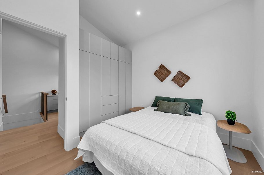 2917 Charles Street Vancouver, BC - 20