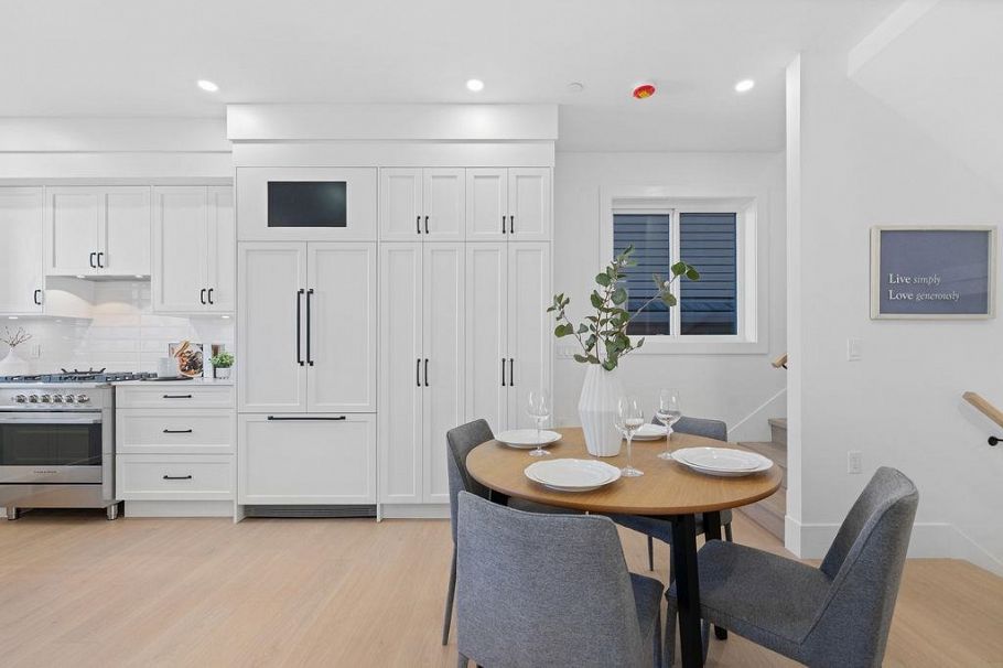 2 2447 E 41st Avenue Vancouver, BC - 11