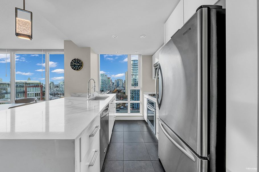 1906 918 Cooperage Way Vancouver, BC - 13