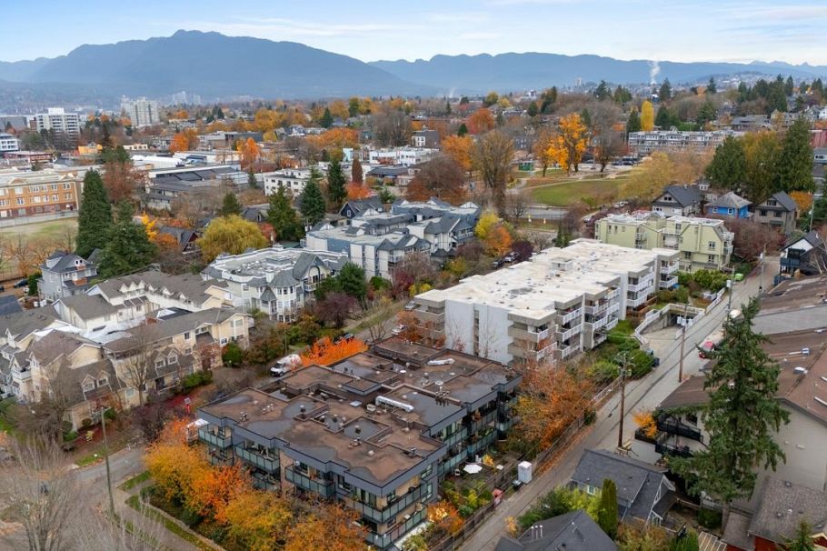 208 1516 Charles Street Vancouver, BC - 26