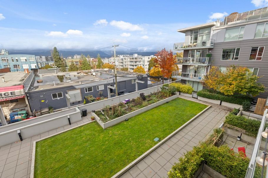 520 289 E 6th Avenue Vancouver, BC - 3