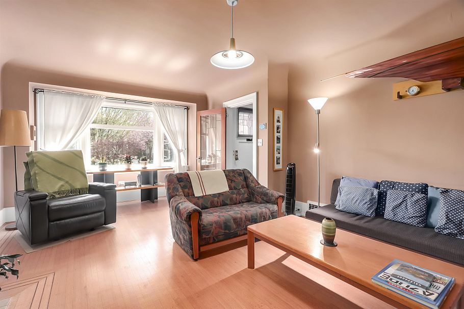 4529 W 8th Avenue Vancouver, BC - 5