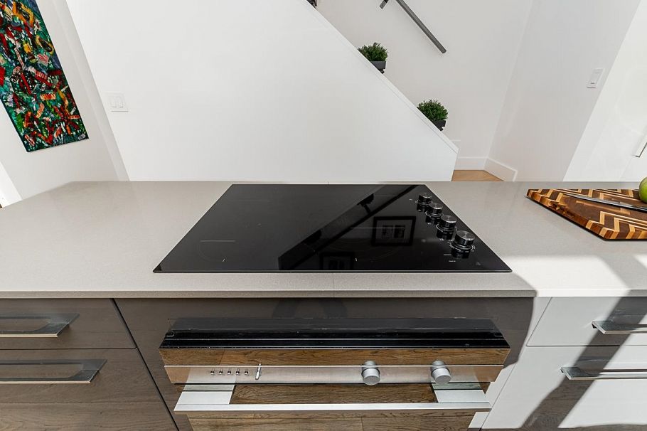 3988 Parkway Drive Vancouver, BC - 3