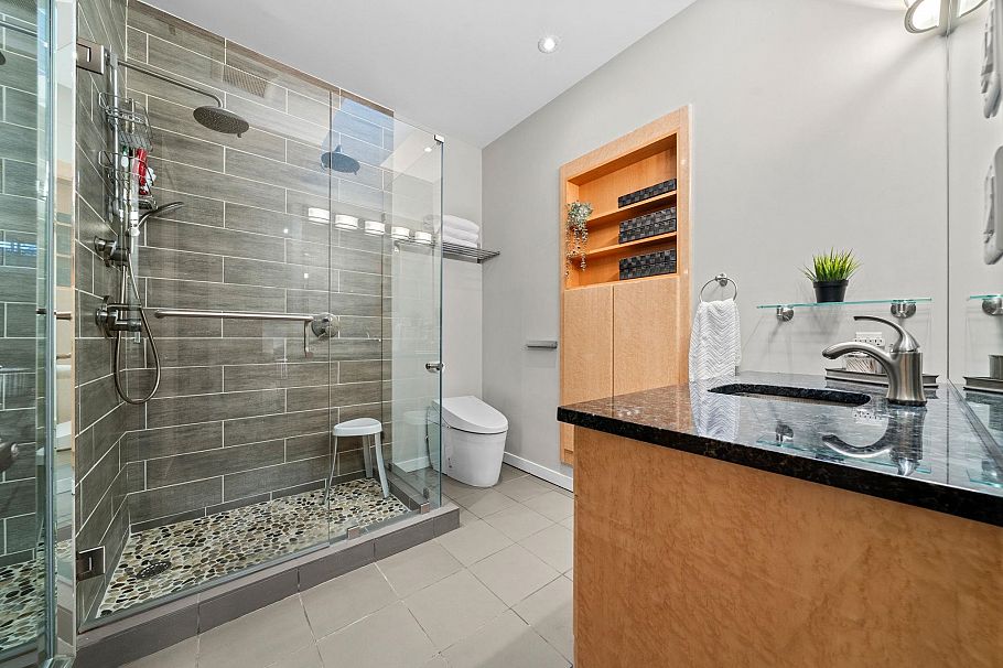 2140 Pemberton Avenue North Vancouver, BC - 13