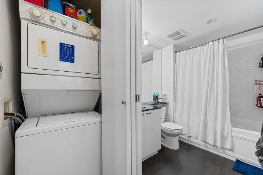 2205 111 W Georgia Street Vancouver, BC - 18