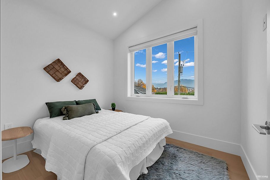 2917 Charles Street Vancouver, BC - 19