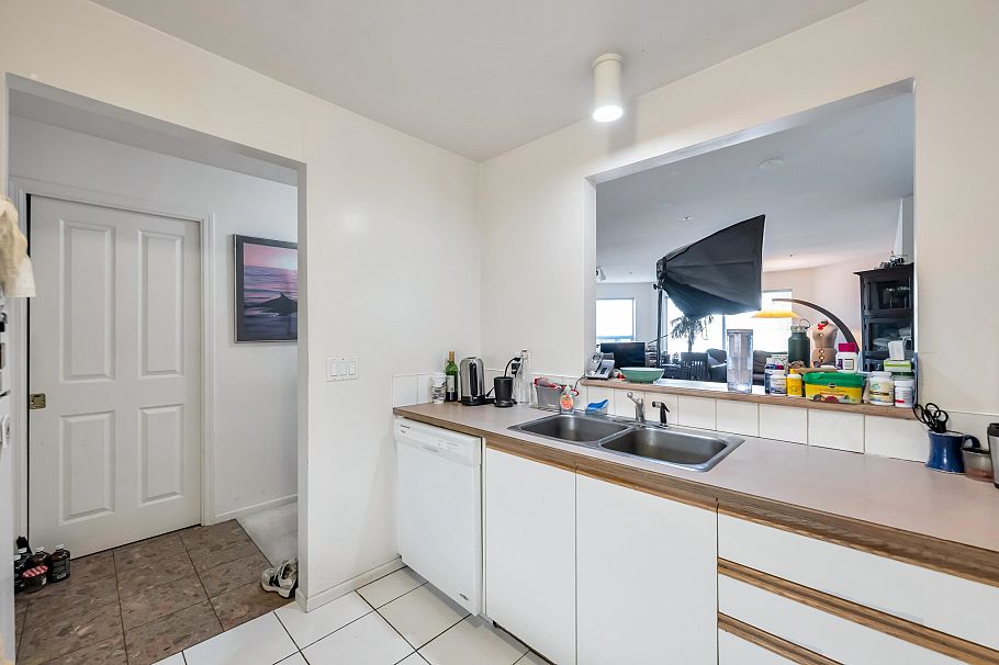 202 525 Wheelhouse Square Vancouver, BC - 14