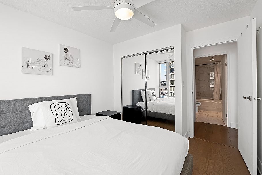 1202 1383 Marinaside Crescent Vancouver, BC - 18