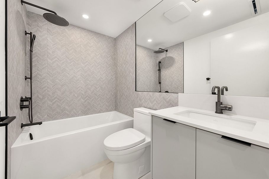 1 365 E 33rd Avenue Vancouver, BC - 33