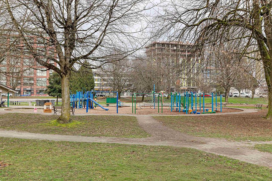 411 4933 Clarendon Street Vancouver, BC - 29