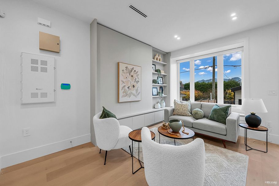 2917 Charles Street Vancouver, BC - 12