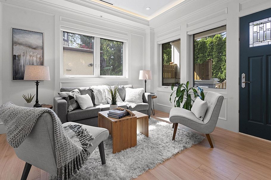 2377 W 7th Avenue Vancouver, BC - 10