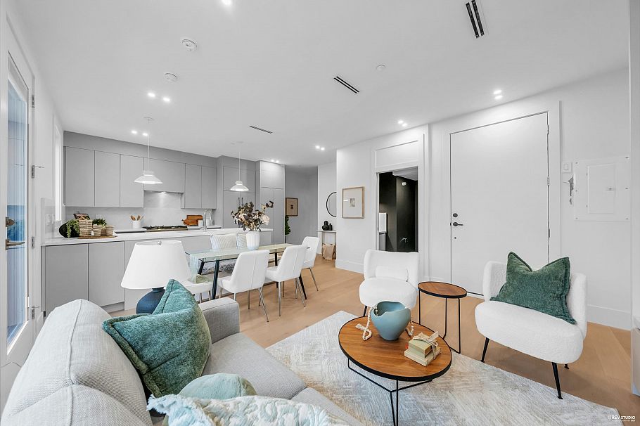 2917 Charles Street Vancouver, BC - 3