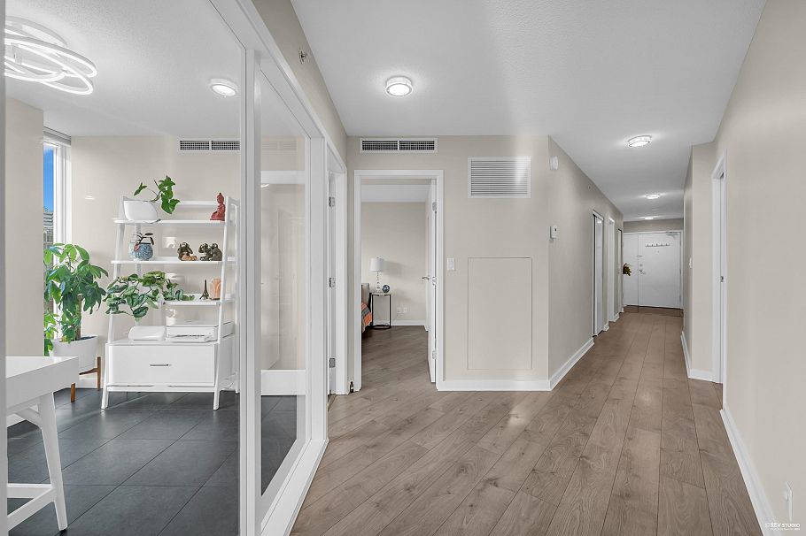 1906 918 Cooperage Way Vancouver, BC - 6