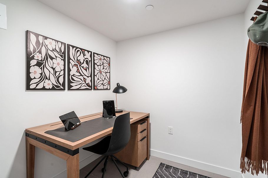 307 2419 Grant Street Vancouver, BC - 30