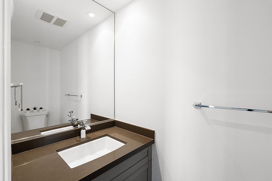 1202 1383 Marinaside Crescent Vancouver, BC - 21