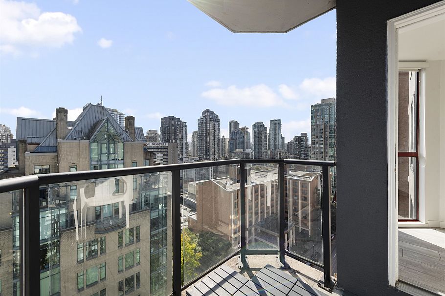 1401 811 Helmcken Street Vancouver, BC - 21