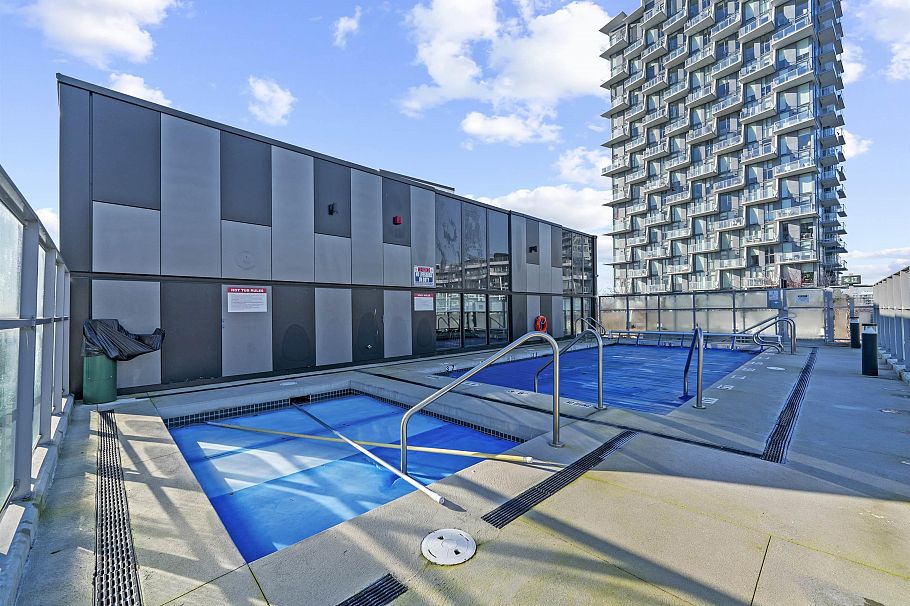 650 8575 Rivergrass Drive Vancouver, BC - 2