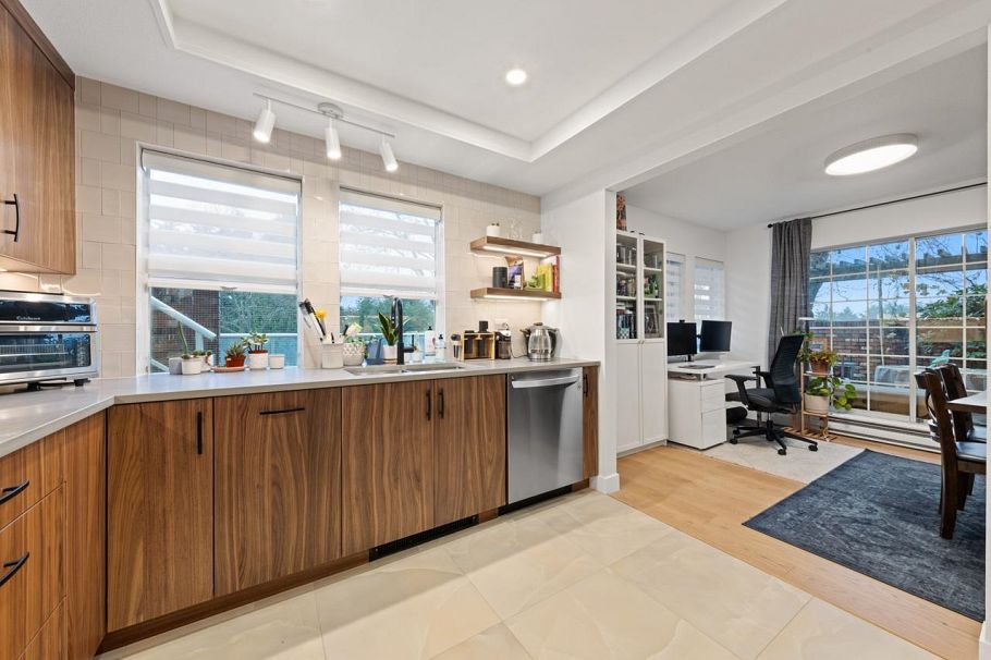 203 3401 Curle Avenue Burnaby, BC - 4