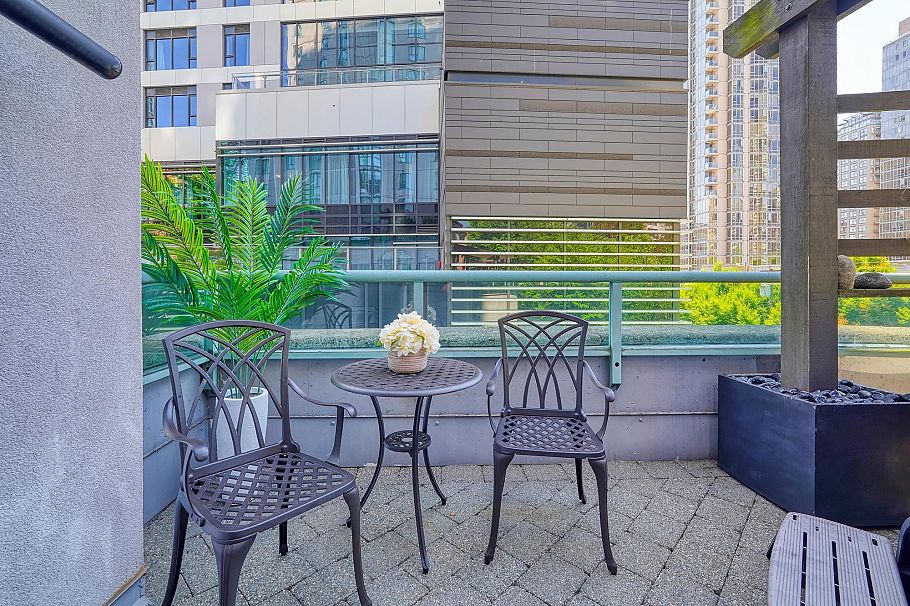 281 Smithe Street Vancouver, BC - 32