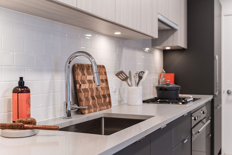 310 2419 Grant Street Vancouver, BC - 13