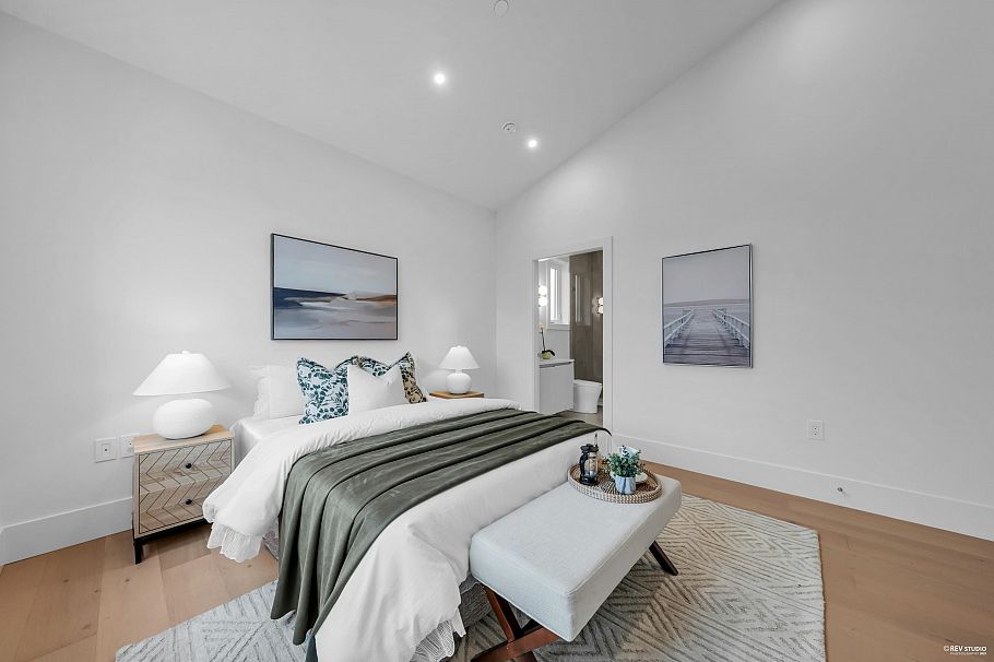 2917 Charles Street Vancouver, BC - 16