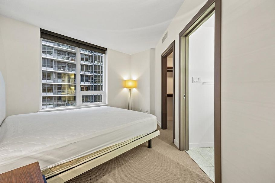 758 38 Smithe Street Vancouver, BC - 12