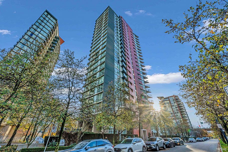 1906 918 Cooperage Way Vancouver, BC - 3