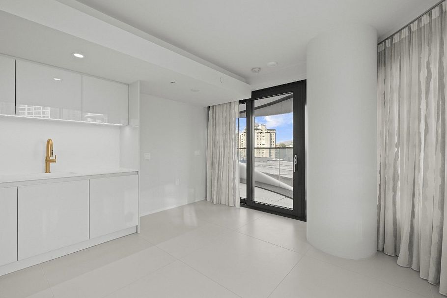 706 1033 Nelson Street Vancouver, BC - 3