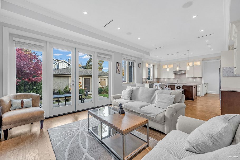 7458 Maple Street Vancouver, BC - 12