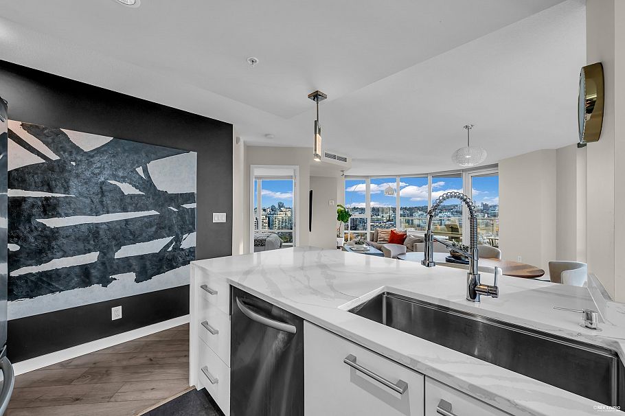 1906 918 Cooperage Way Vancouver, BC - 17