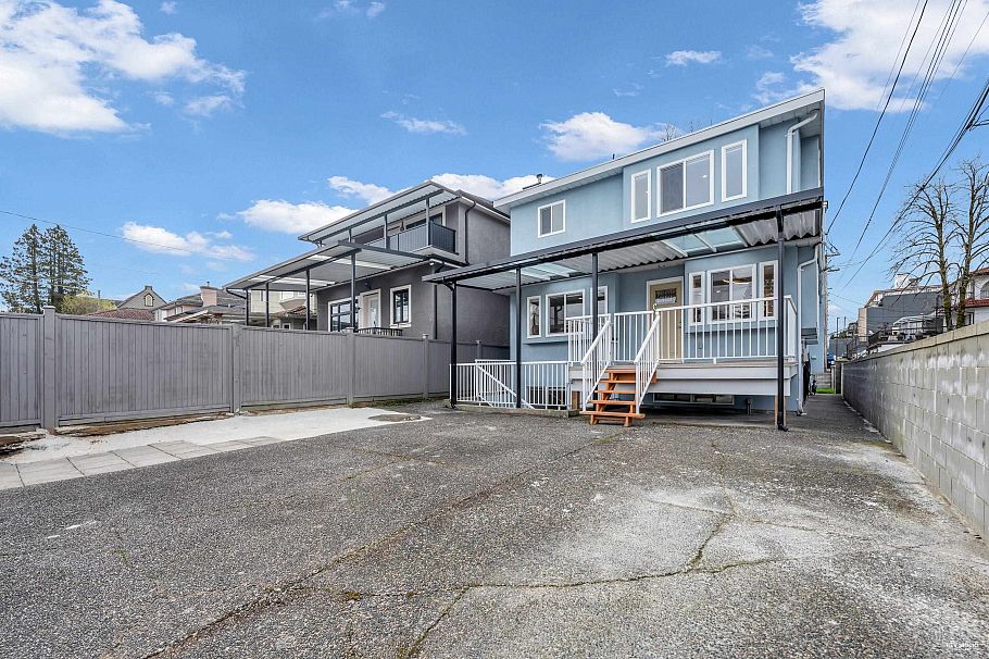 719 E 27th Avenue Vancouver, BC - 35