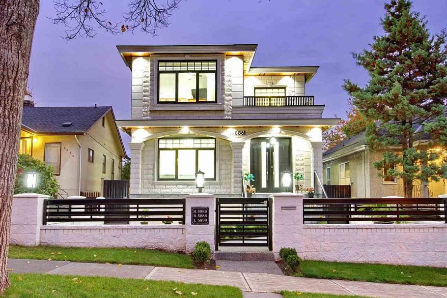 5886 Sherbrooke Street Vancouver, BC - 1