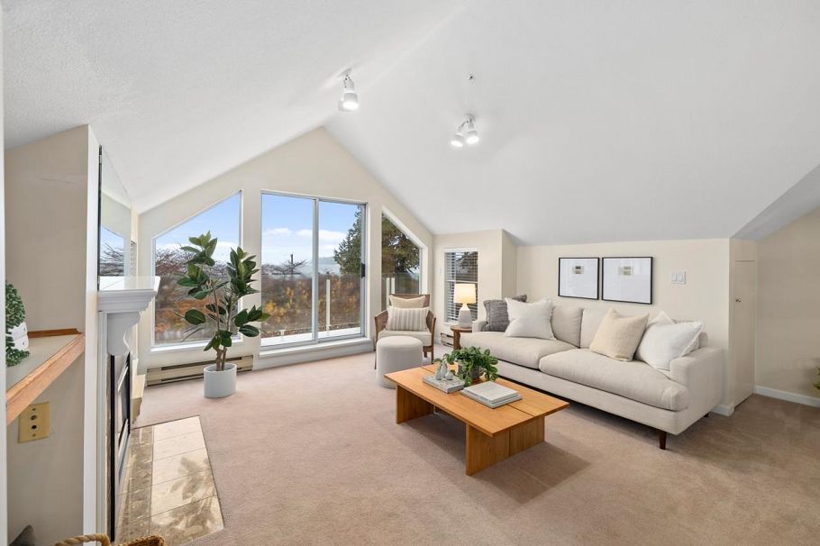 3274 W 1st Avenue Vancouver, BC - 2