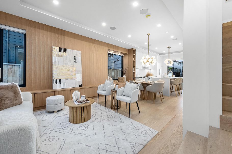 2 4889 Moss Street Vancouver, BC - 9