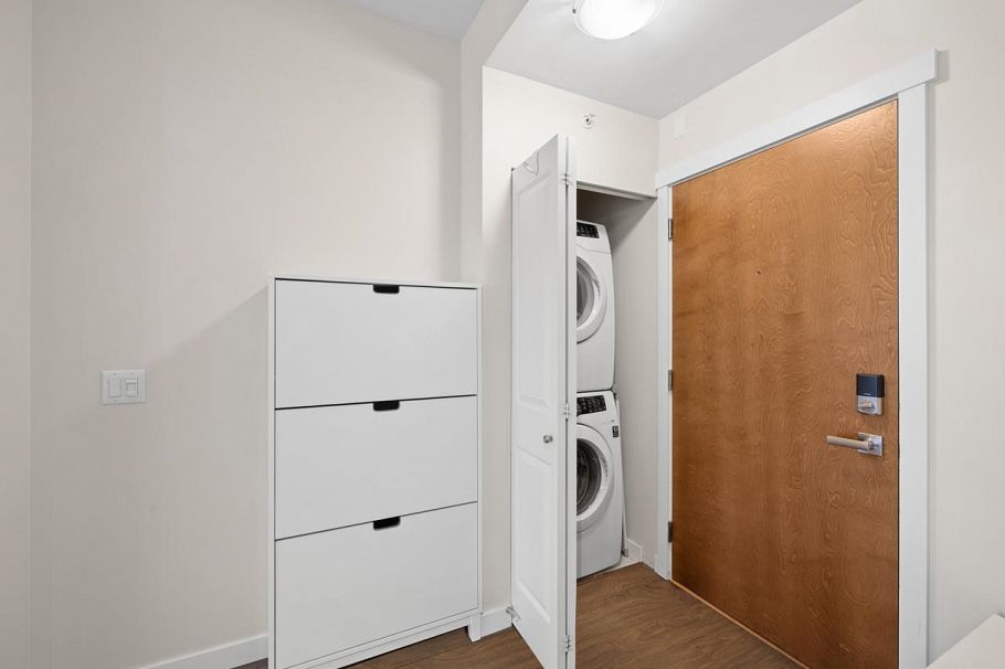 304 139 W 22nd Street North Vancouver, BC - 18