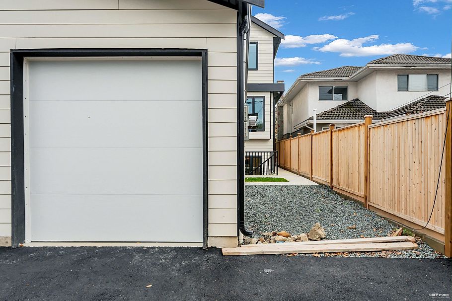 2917 Charles Street Vancouver, BC - 35