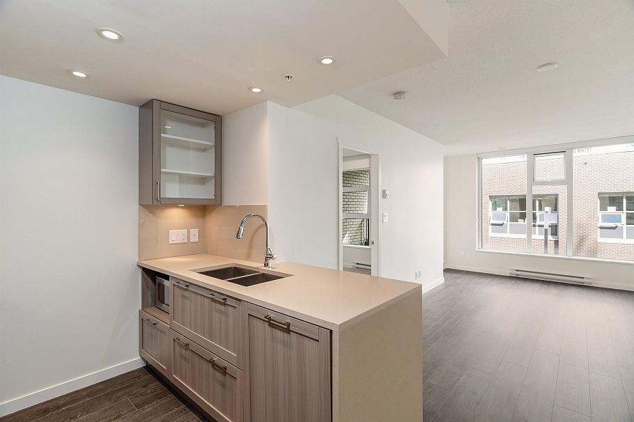 504 5598 Ormidale Street Vancouver, BC - 1