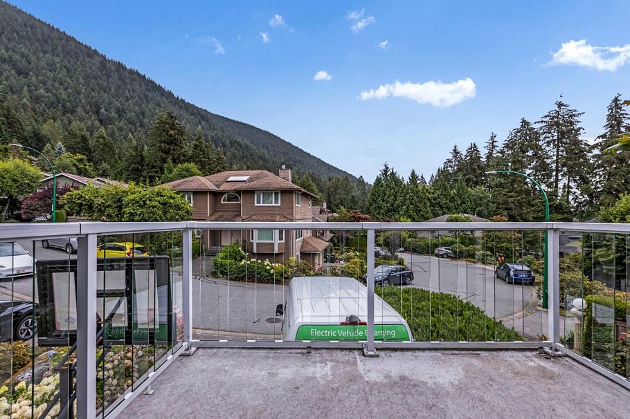 5853 Grousewoods Crescent North Vancouver, BC - 20