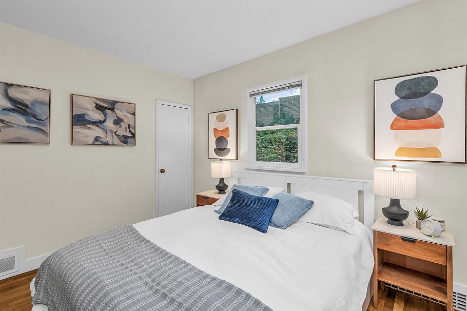 2433 Philip Avenue North Vancouver, BC - 16