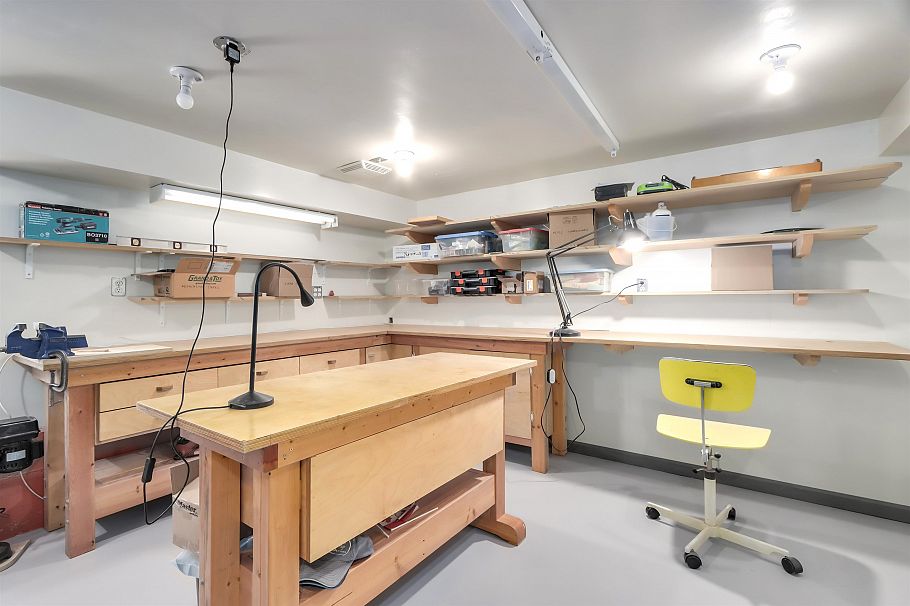 4529 W 8th Avenue Vancouver, BC - 22