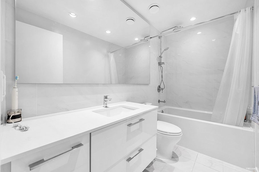 TH-5 5410 Shortcut Road Vancouver, BC - 27